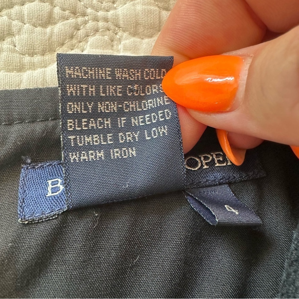 Boston Proper Black Mini Skirt. Size: 4. - Picture 9 of 9